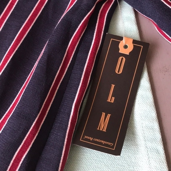 OLM Stripe Print Criss‎ Cross Surplice V-Neck With Tie Top - Picture 4 of 8